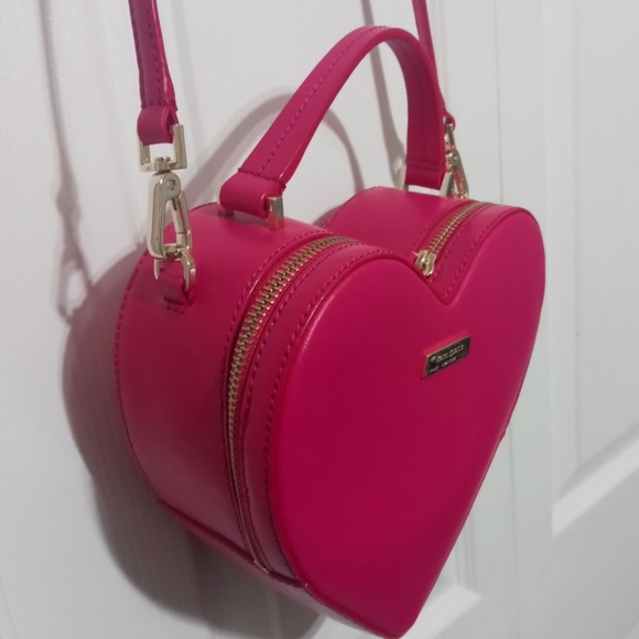 💕RARE Hot Pink Flirt Kate Spade Heart  Crossbody Purse Valentine's Day bag - Picture 2 of 10